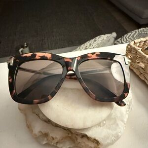 Tom Ford Dasha TF822 Brown Tortoise Sunglasses